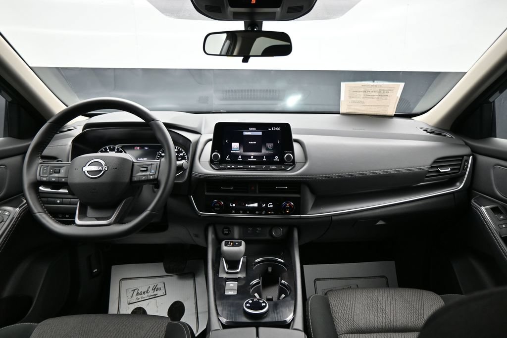 Used 2026 Nissan Rogue SV AWD/4WD image 13