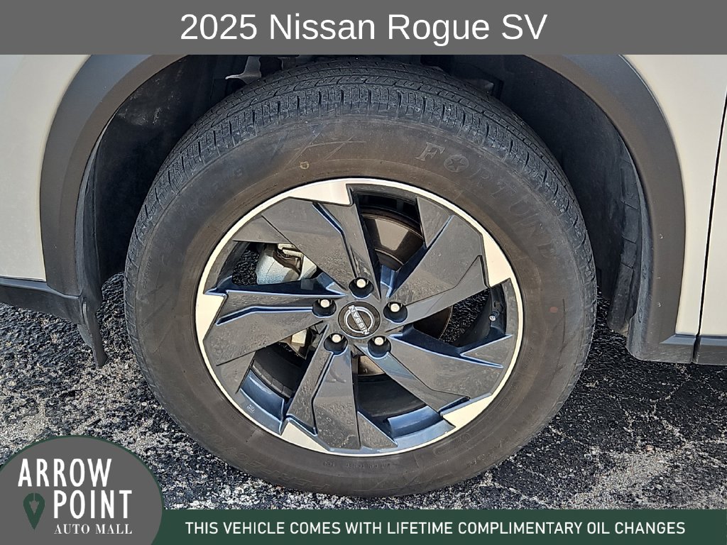 Used 2025 Nissan Rogue SV FWD image 16