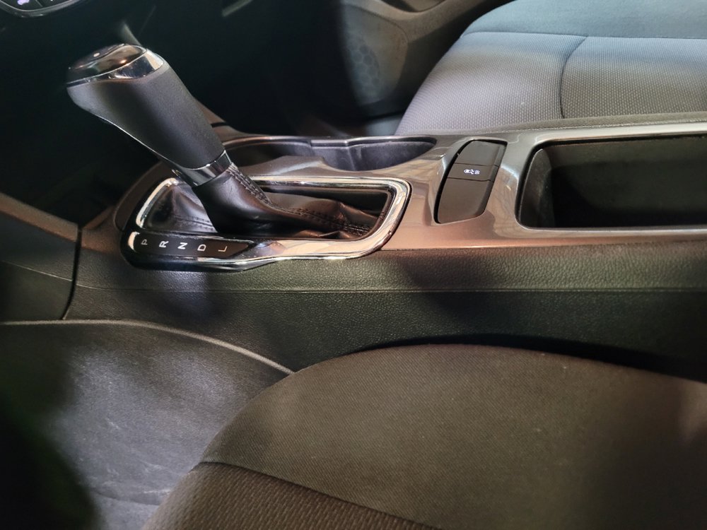 Used 2018 Chevrolet Cruze LT w/ Convenience Package FWD image 26