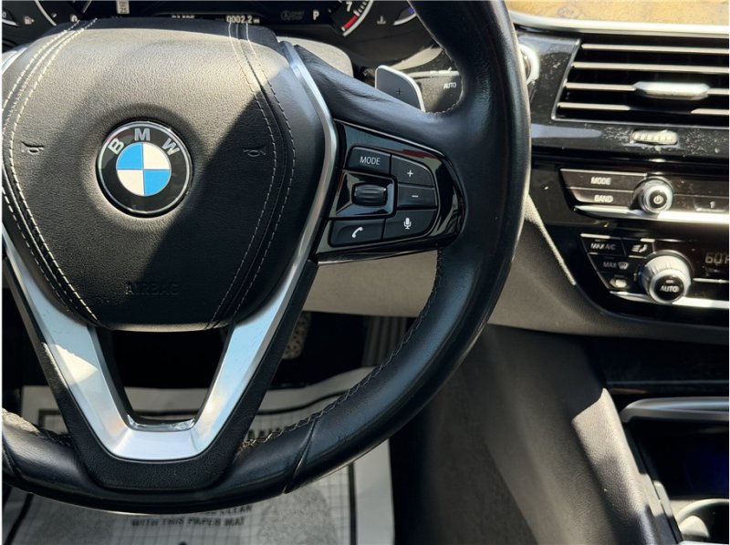 Used 2019 BMW 540i w/ Convenience Package RWD image 36