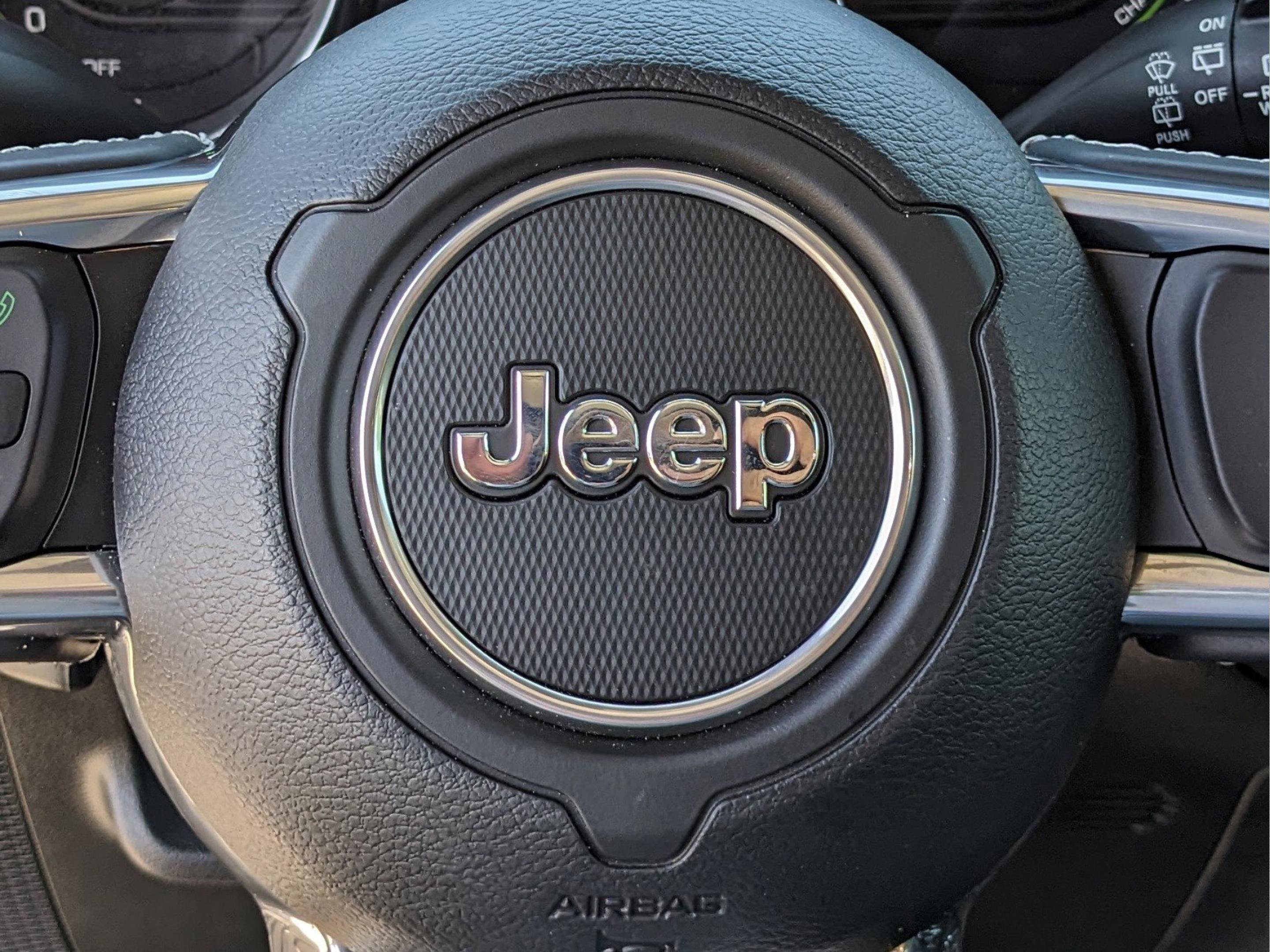 Used 2022 Jeep Wrangler Unlimited Sahara image 35