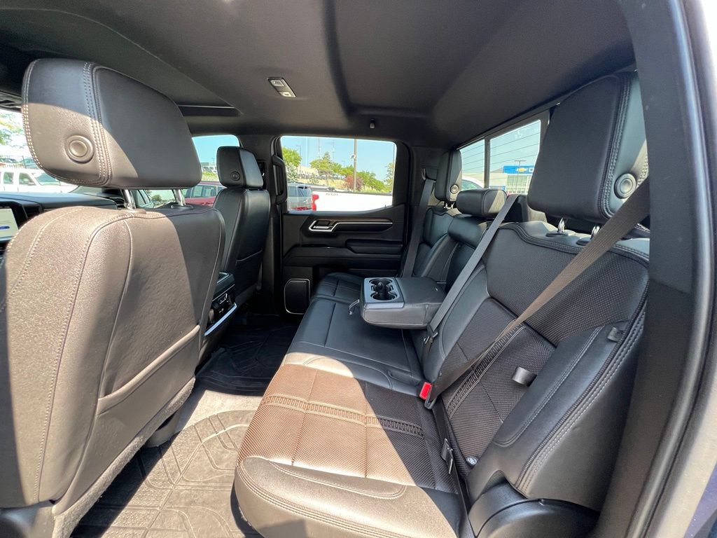 Used 2023 Chevrolet Silverado 1500 High Country w/ High Country Premium Package AWD/4WD image 21