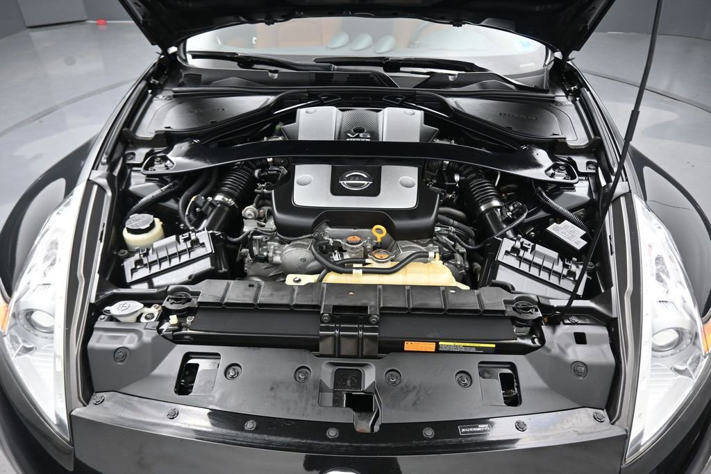 Used 2016 Nissan 370Z Touring RWD image 41