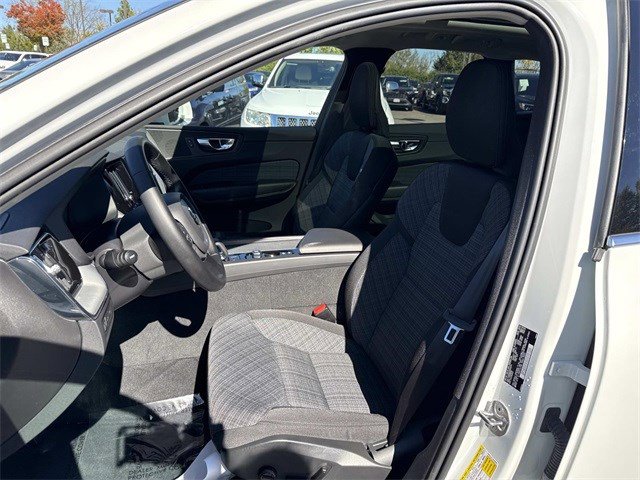 Used 2022 Volvo XC60 T8 Inscription Expression image 14