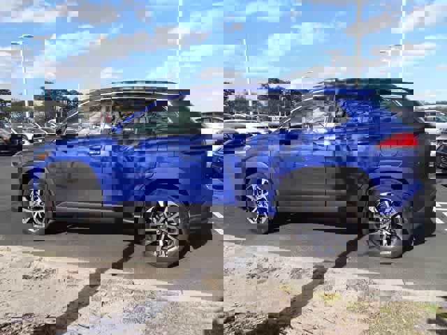 Used 2023 Toyota Corolla Cross XLE image 4