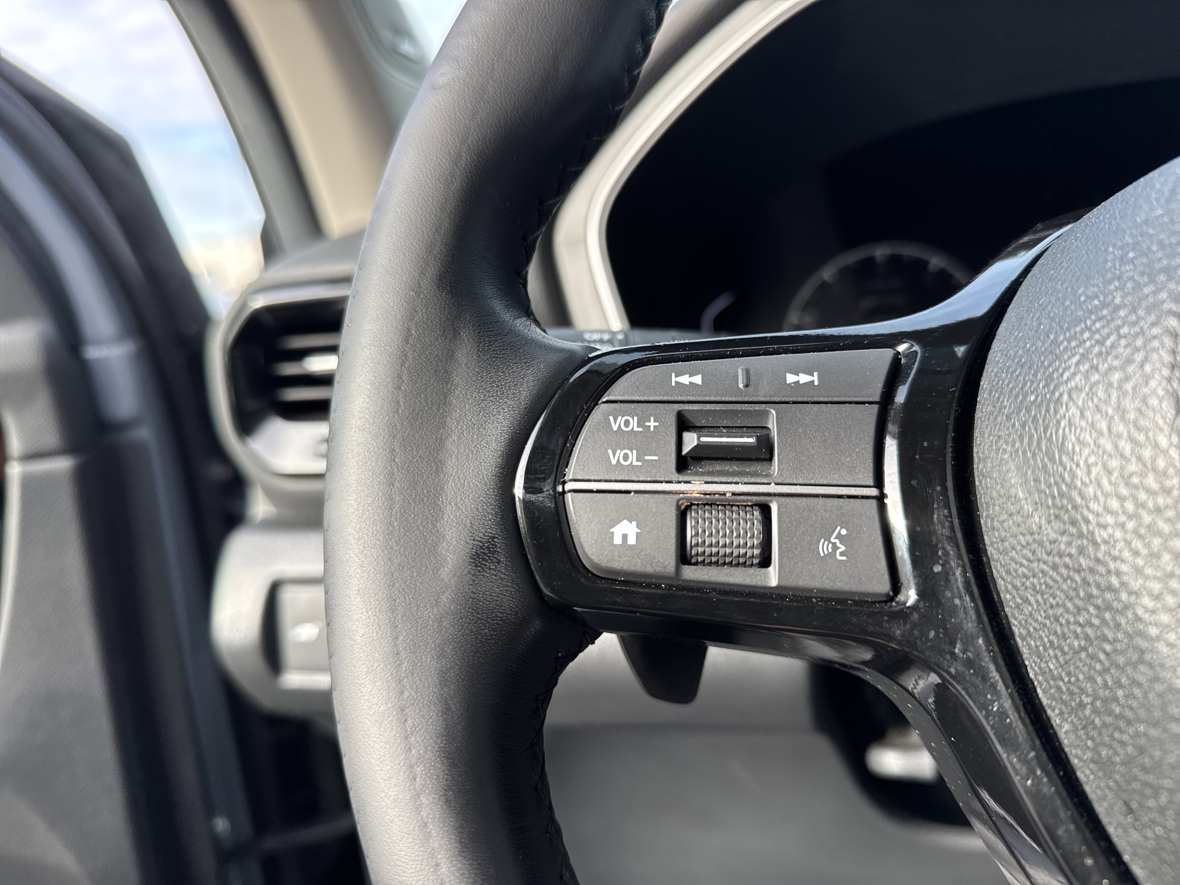 Used 2025 Honda Pilot Touring image 19