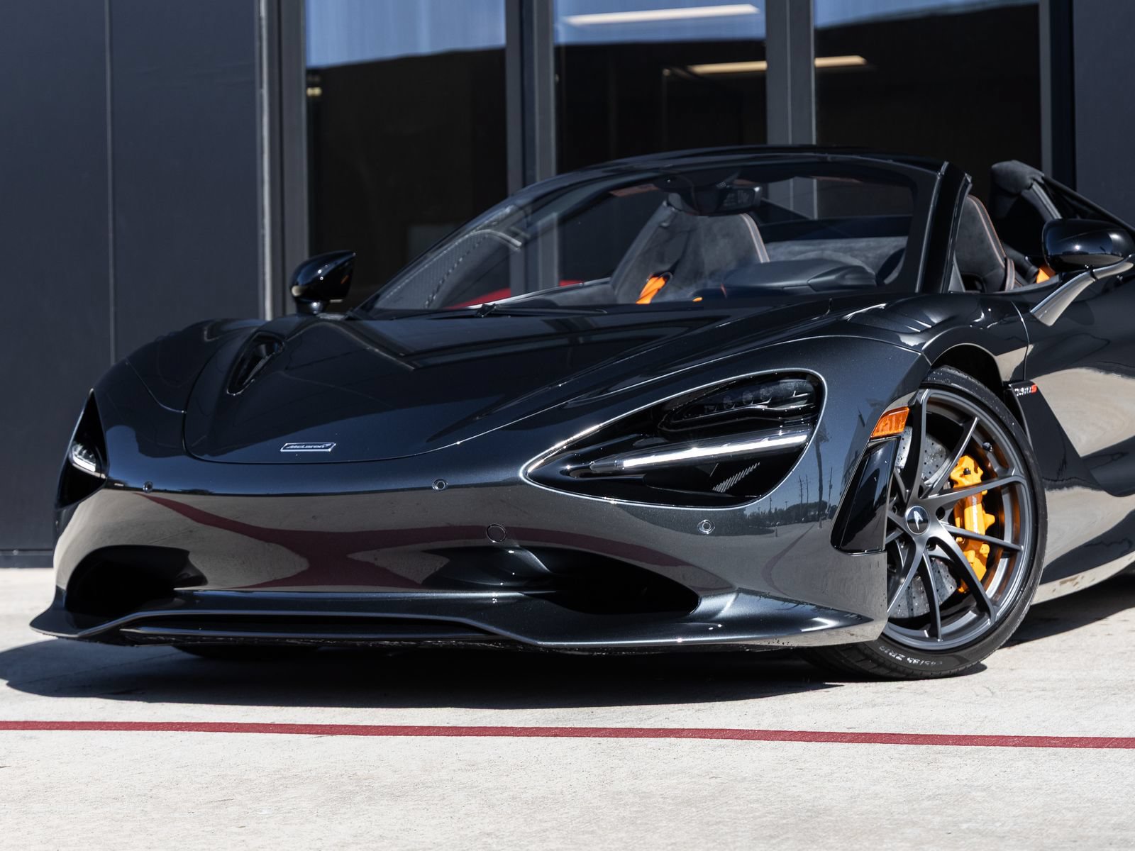 Used 2024 McLaren 750S Spider RWD image 4