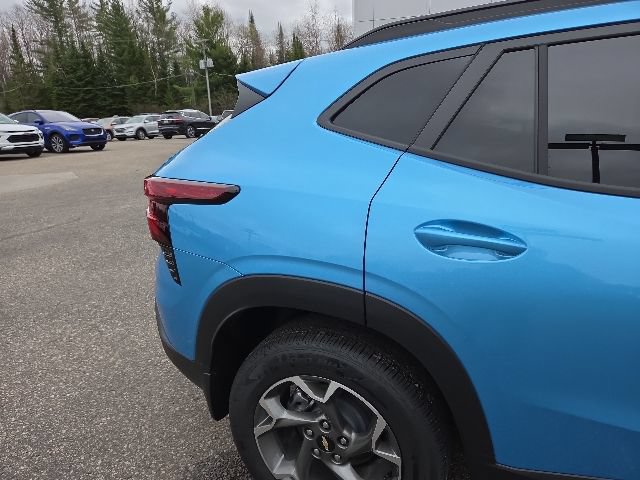 New 2026 Chevrolet Trax LT w/ Driver Confidence Package FWD image 28