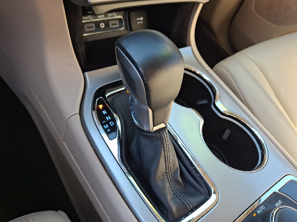 Used 2018 Jeep Grand Cherokee Limited AWD/4WD image 17