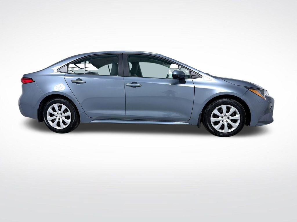 Certified 2025 Toyota Corolla LE image 2