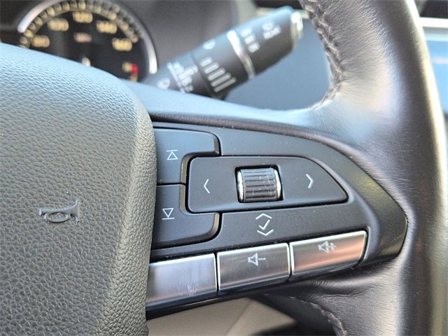 Used 2022 Cadillac XT4 Premium Luxury w/ Safety Alert Package image 28