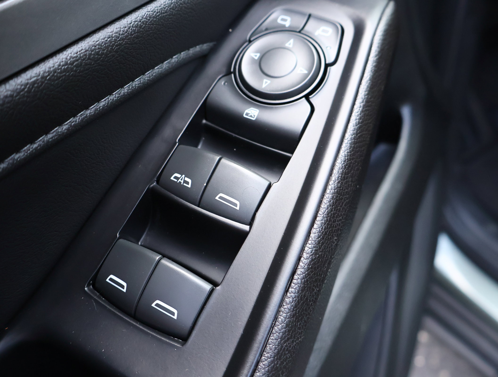 Used 2023 Chevrolet Traverse LT FWD image 8