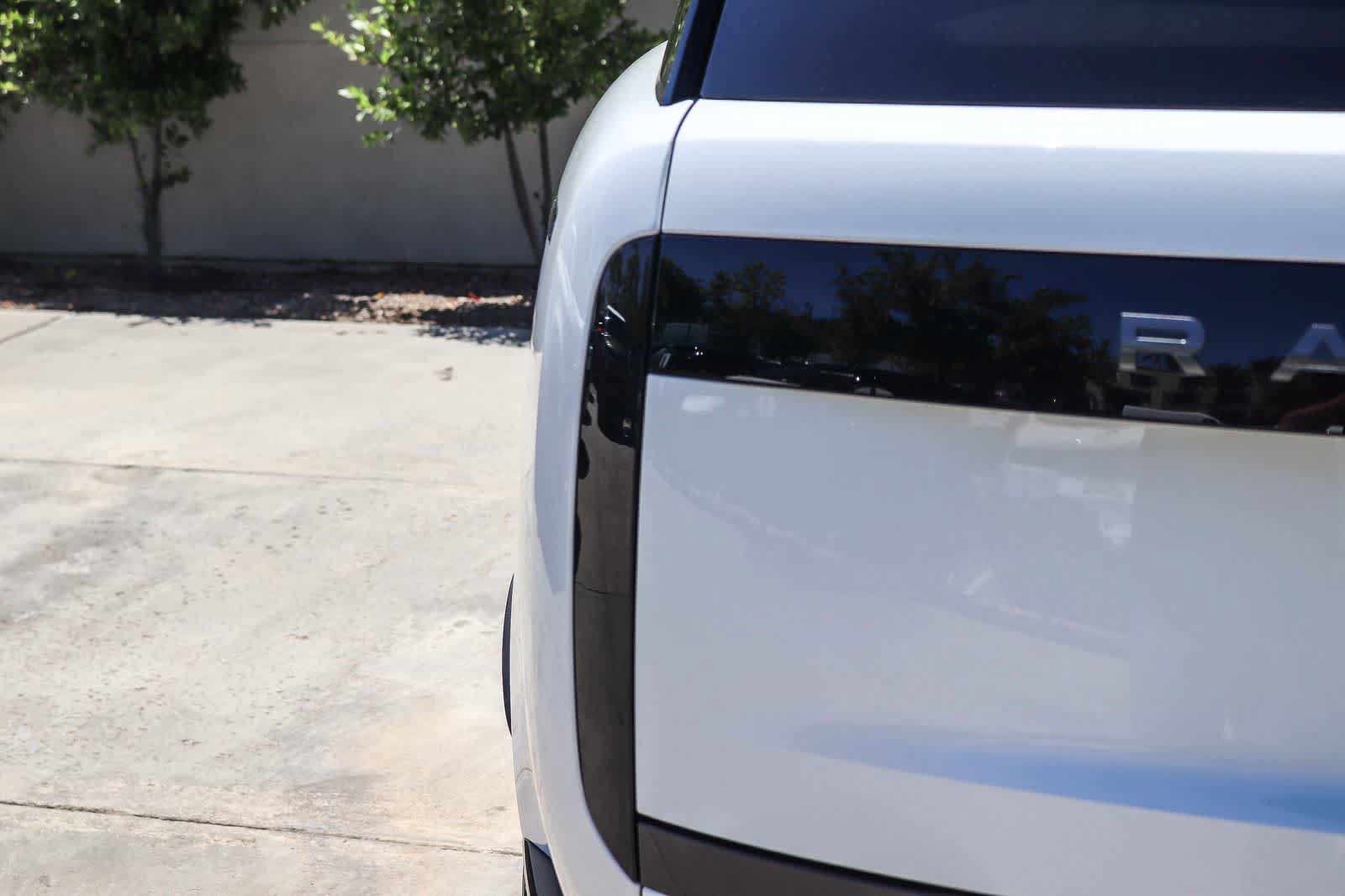 New 2026 Land Rover Range Rover Long Wheelbase SE AWD/4WD image 7