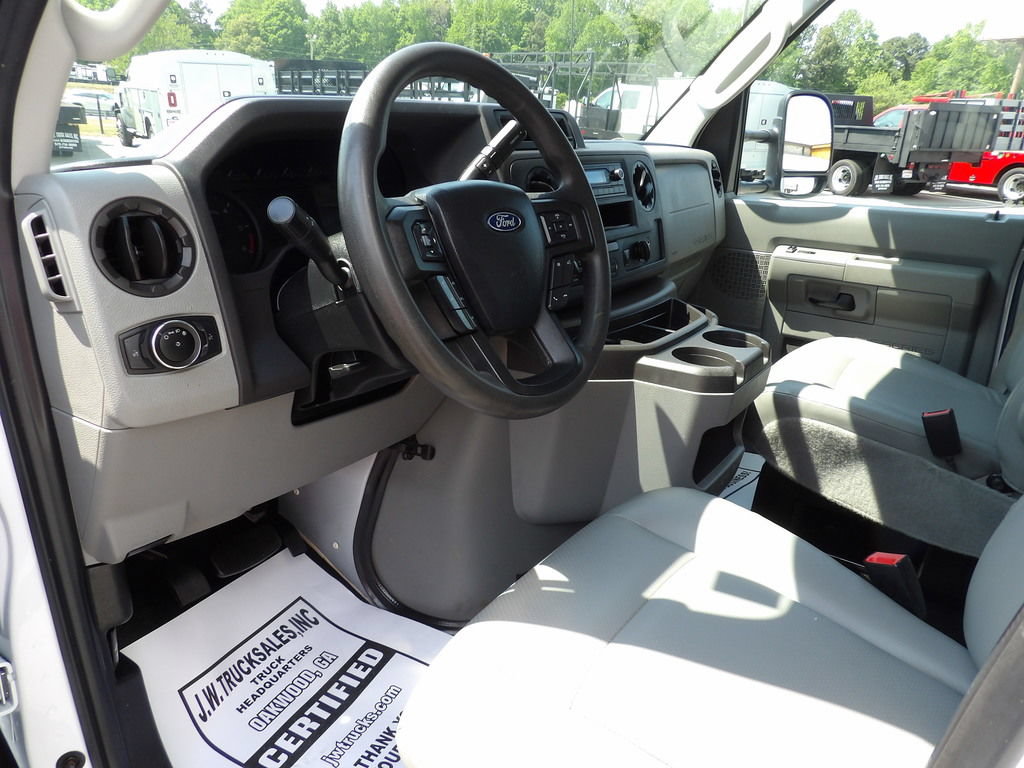 Used 2024 Ford E-450 and Econoline 450 Super Duty w/ Power Windows & Locks Group RWD image 16