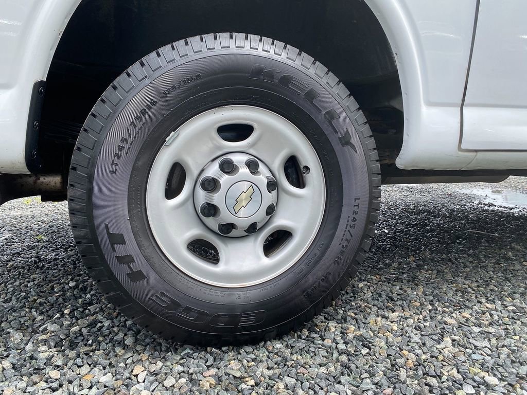 Used 2021 Chevrolet Express 2500 image 28