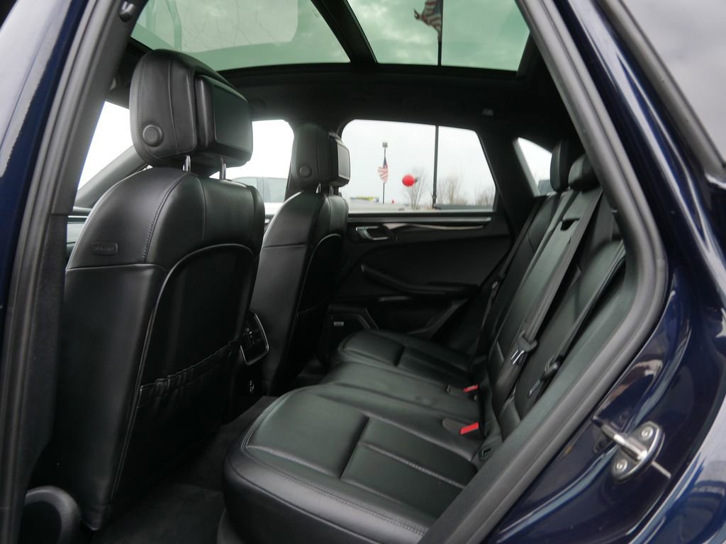Used 2021 Porsche Macan image 18