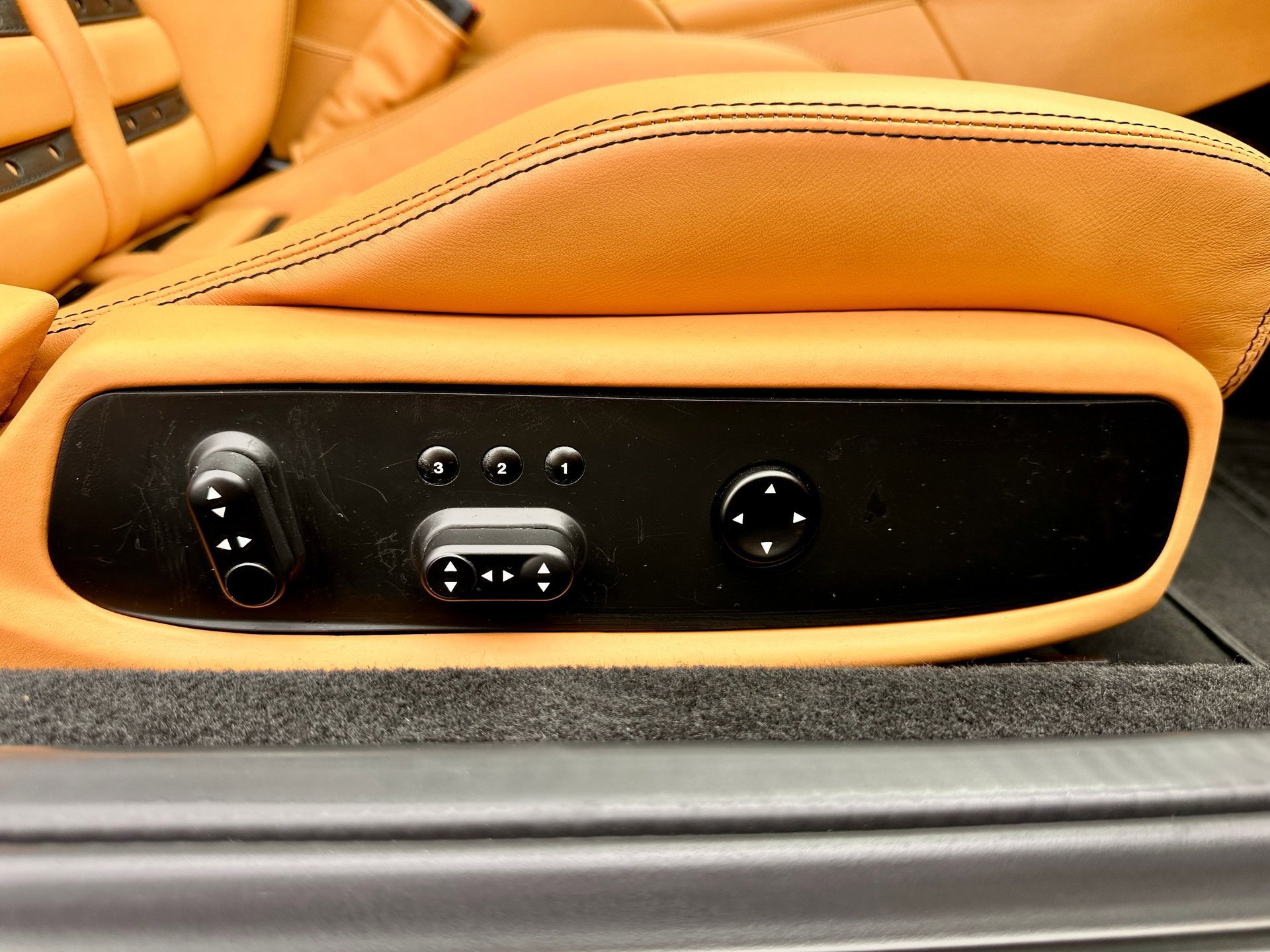 Used 2005 Ferrari 612 Scaglietti RWD image 40