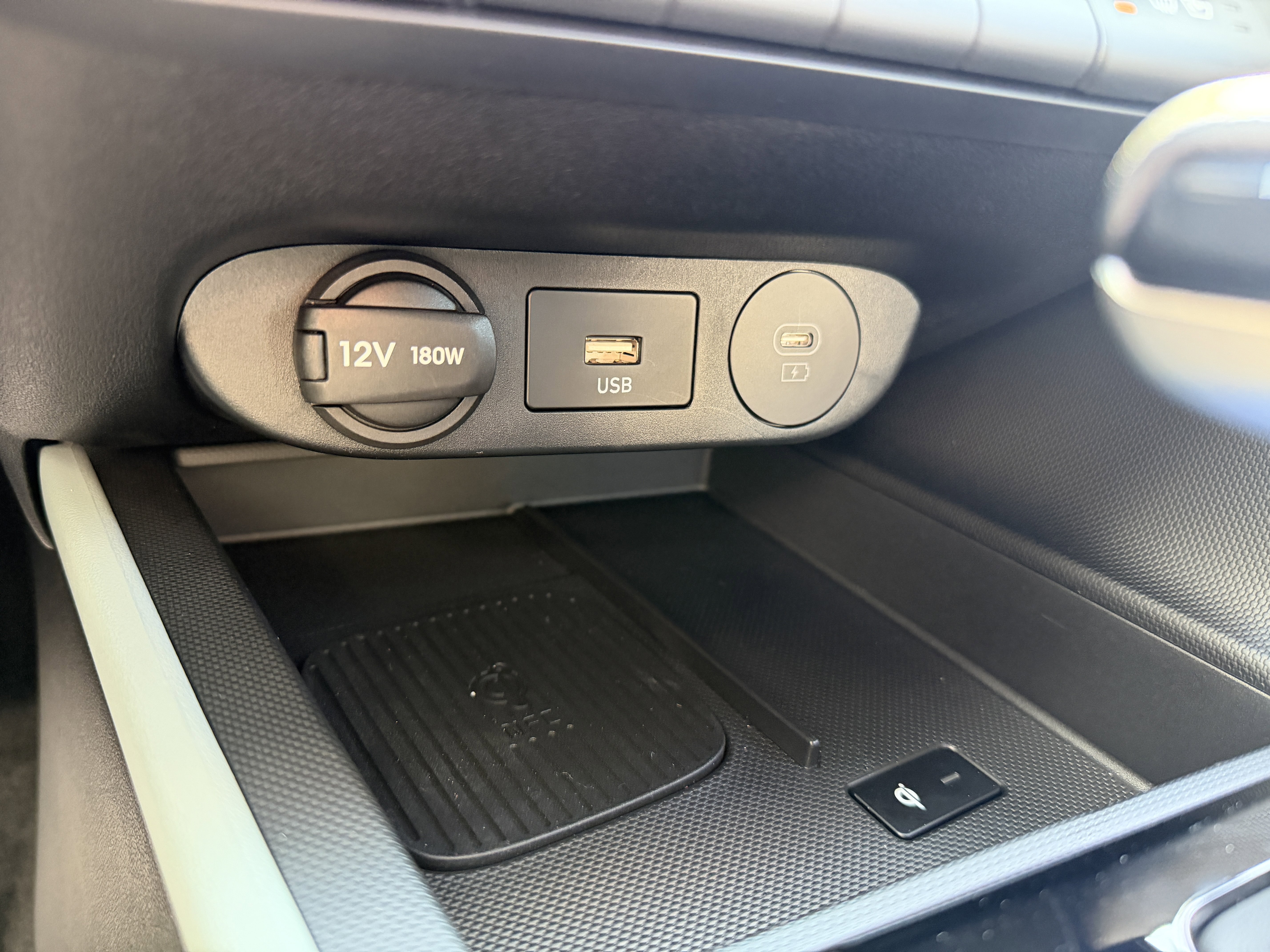 Certified 2025 Hyundai Elantra Limited image 39