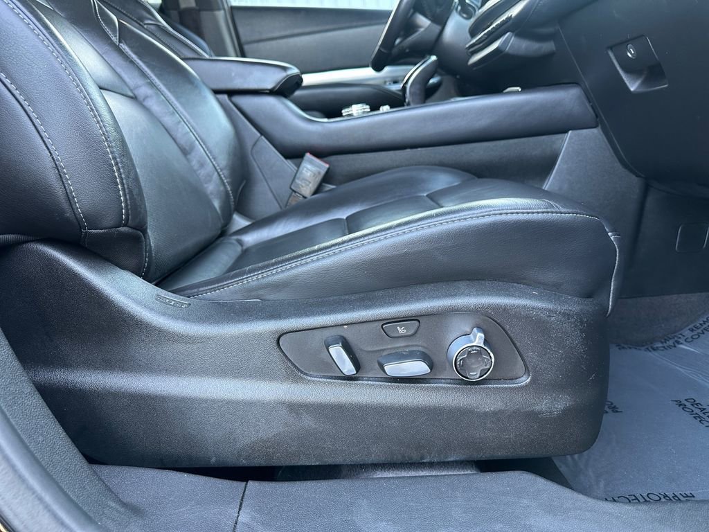 Used 2022 Cadillac XT4 Premium Luxury w/ Enhanced Visibility Package image 43