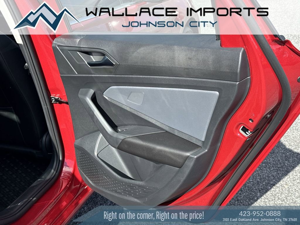 Used 2025 Volkswagen Jetta SE FWD image 39