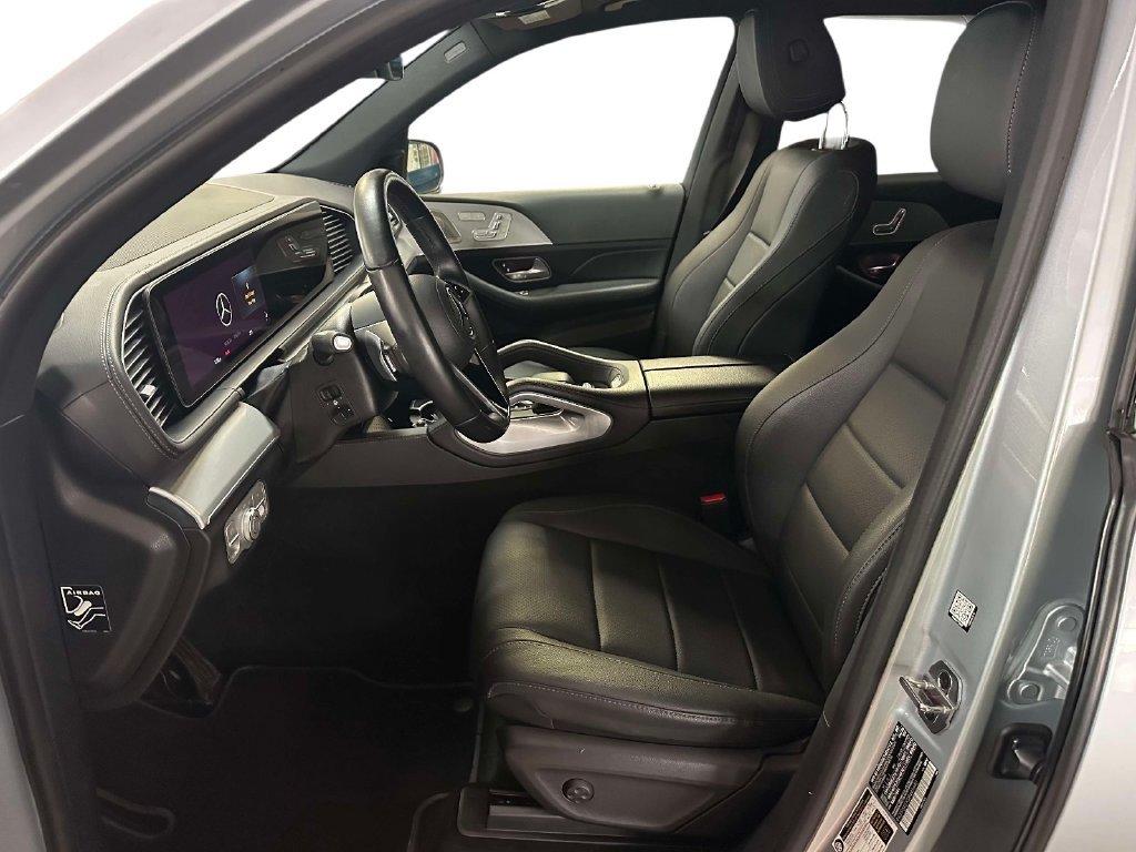 Used 2025 Mercedes-Benz GLS 450 4MATIC image 8
