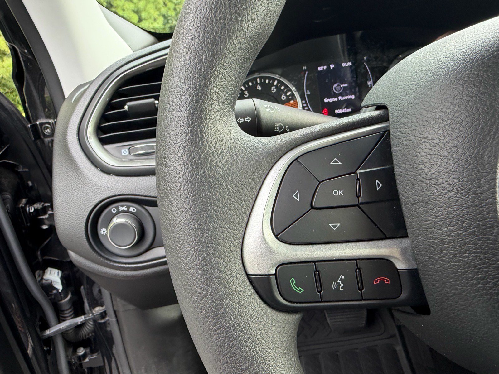 Used 2023 Jeep Renegade Latitude AWD/4WD image 30