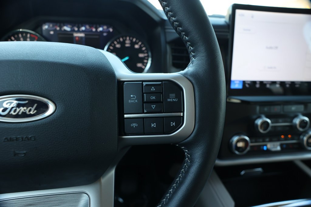 Used 2024 Ford Expedition XLT RWD image 27