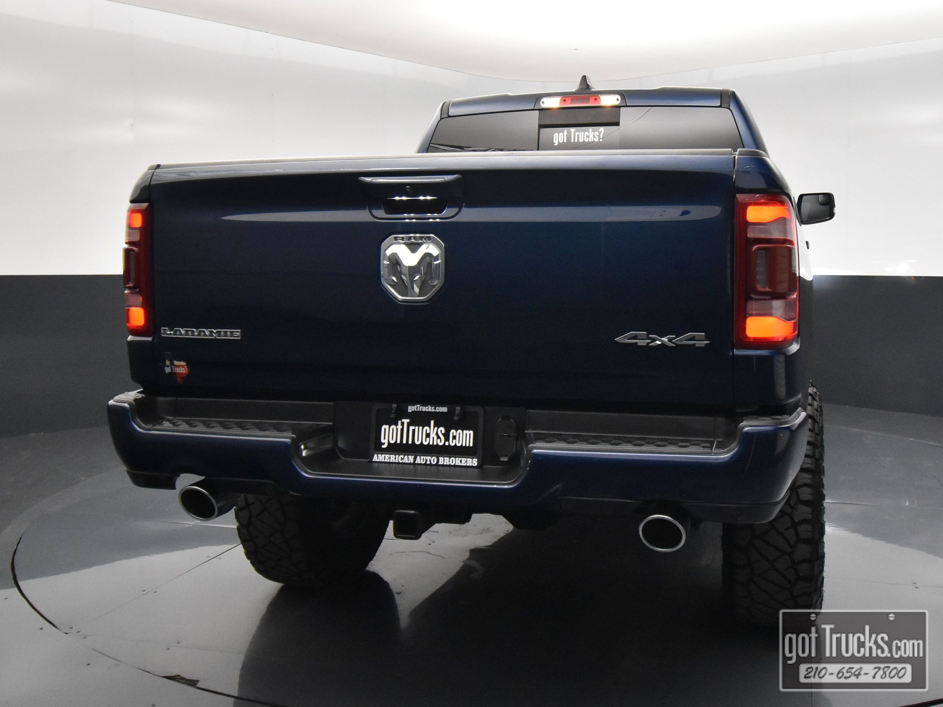 Used 2024 RAM 1500 Laramie AWD/4WD image 6