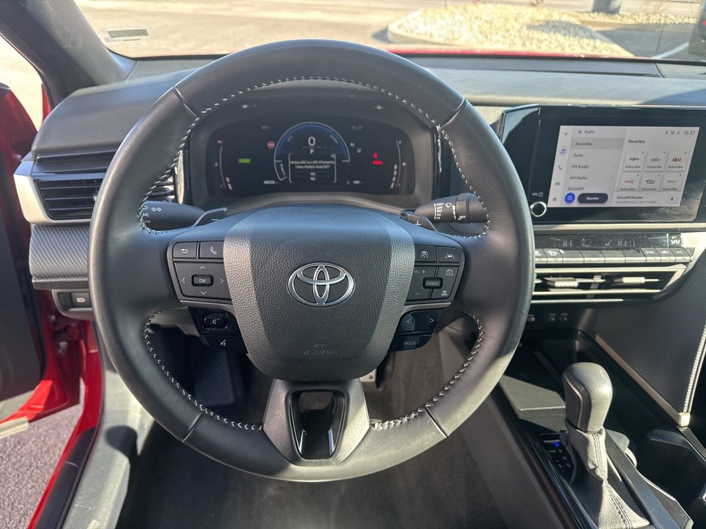 Used 2025 Toyota Camry SE image 13