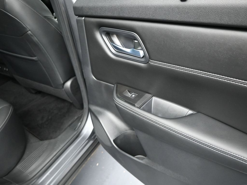 Used 2024 Nissan Rogue SL w/ SL Premium Package image 22