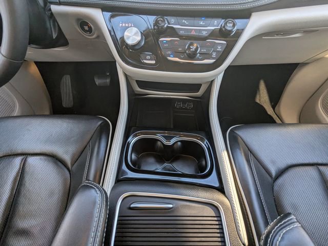 Used 2024 Chrysler Pacifica Limited image 25