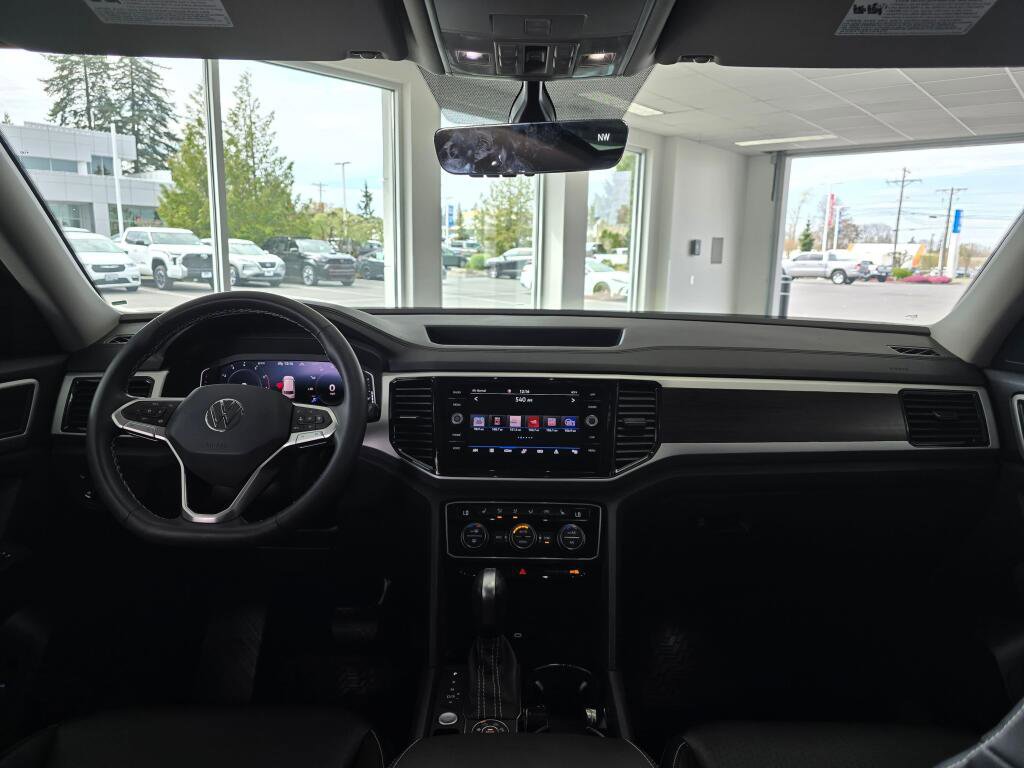 Used 2023 Volkswagen Atlas SE w/ Panoramic Sunroof Package image 25