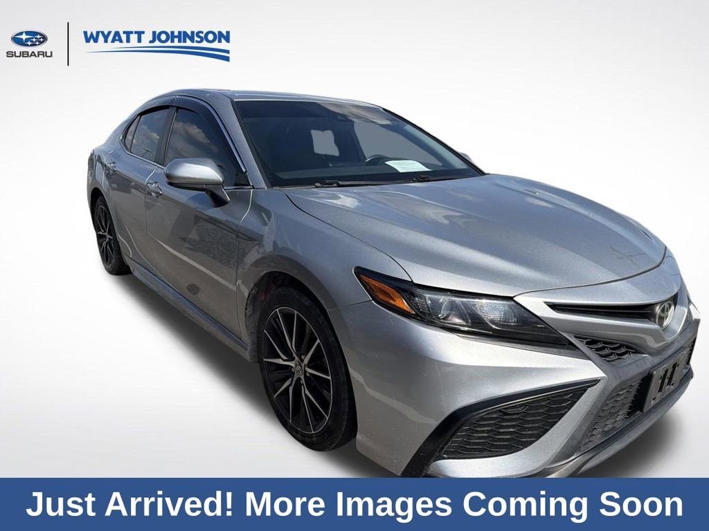 Used 2021 Toyota Camry SE image 10