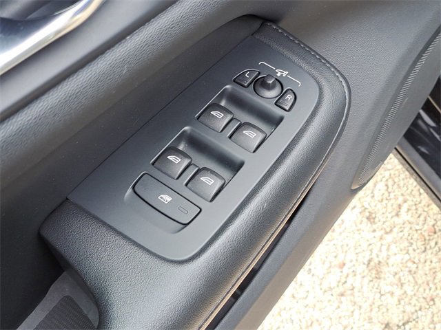 Used 2024 Volvo S60 B5 Core image 19