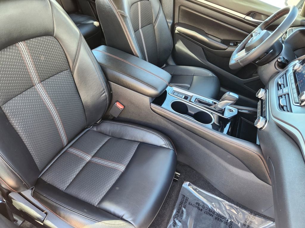 Used 2024 Nissan Altima 2.5 SR image 11