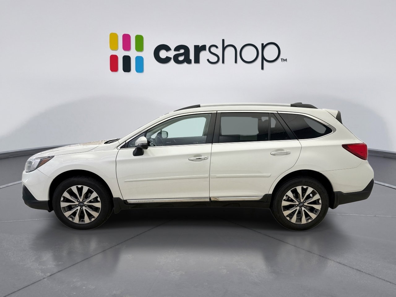 Used 2019 Subaru Outback 3.6R Touring AWD/4WD image 2