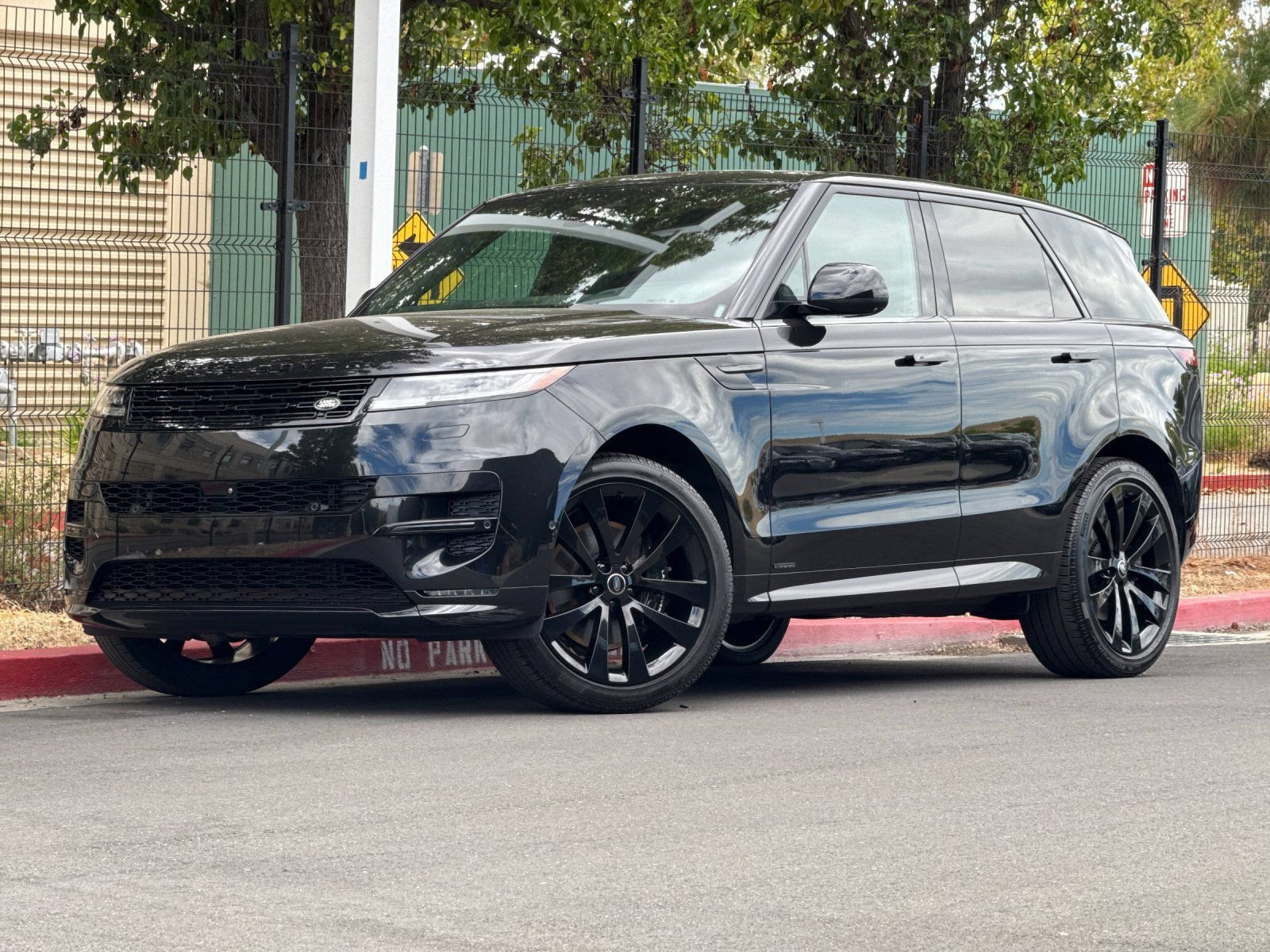 Used 2025 Land Rover Range Rover Sport Autobiography