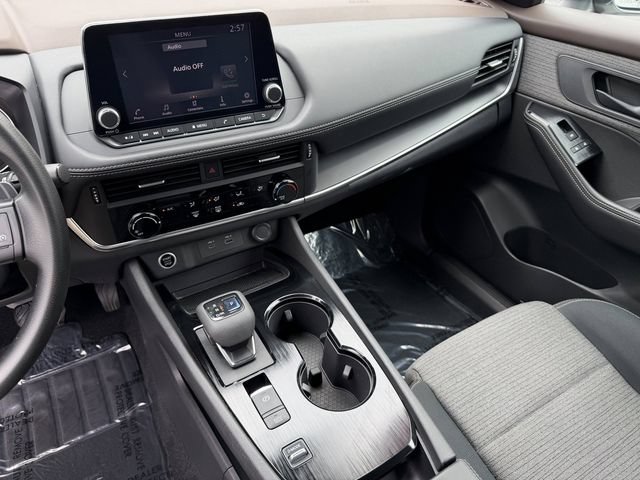 Used 2021 Nissan Rogue S FWD image 16