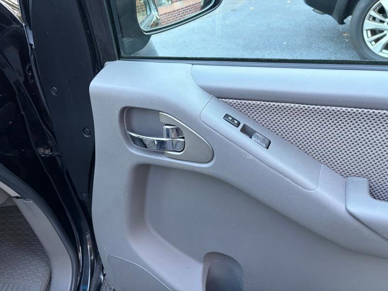Used 2007 Nissan Frontier LE w/ Rockford Fosgate Pkg RWD image 36