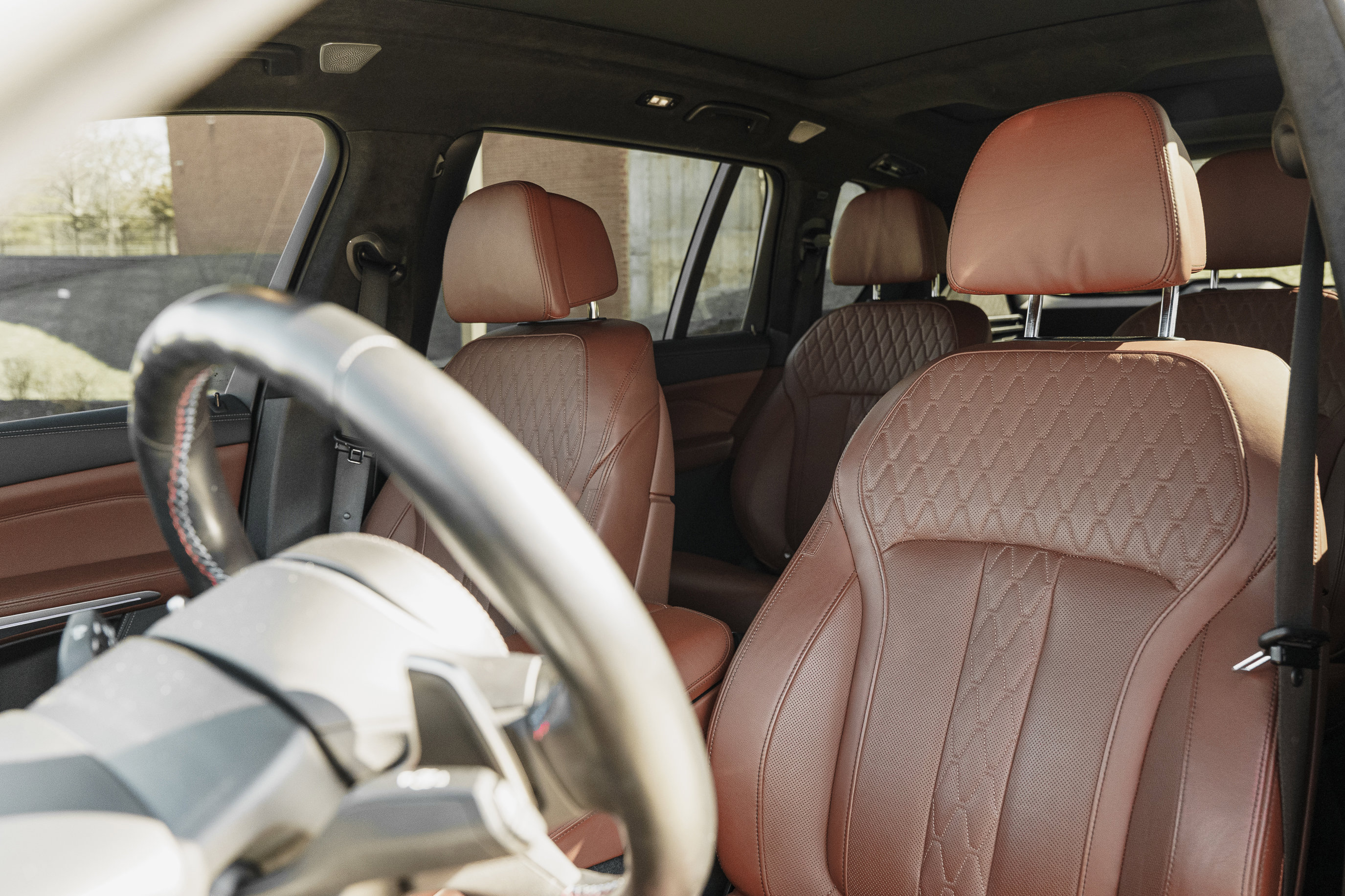 Used 2023 BMW X7 M60i w/ Executive Package image 19