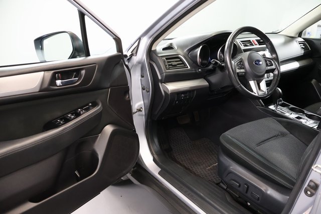 Used 2017 Subaru Outback 2.5i Premium w/ Popular Package #2 AWD/4WD image 8