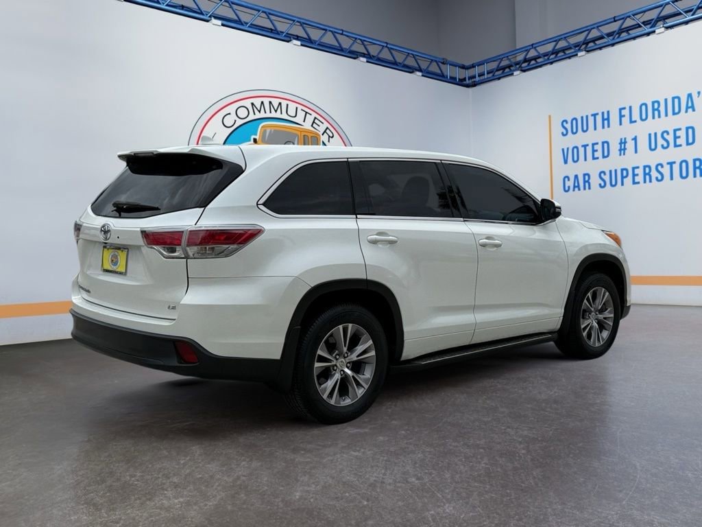 Used 2014 Toyota Highlander Plus FWD image 5