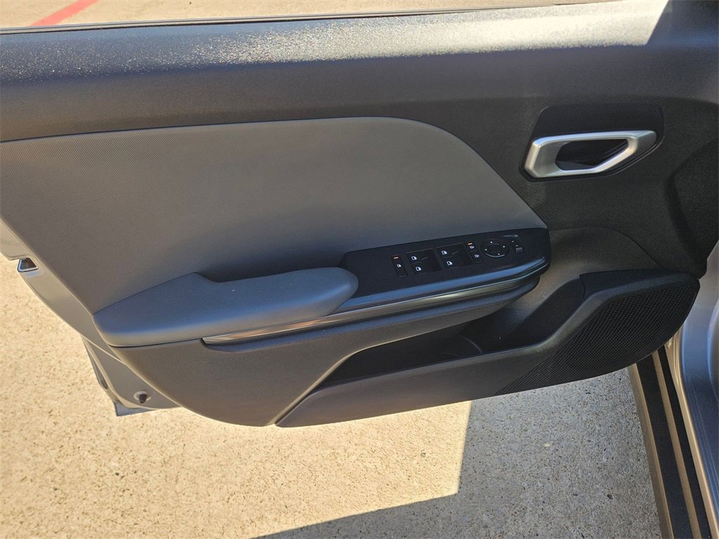 Used 2025 Kia K4 LXS image 14