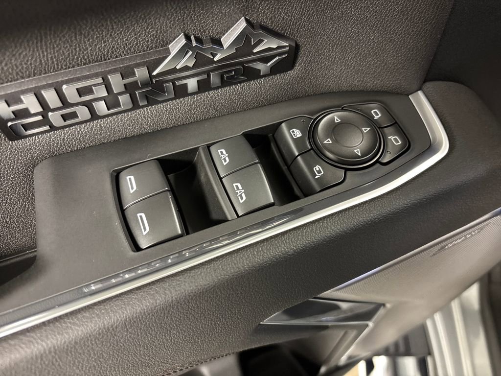 Certified 2026 Chevrolet Silverado 1500 High Country w/ Technology Package image 32