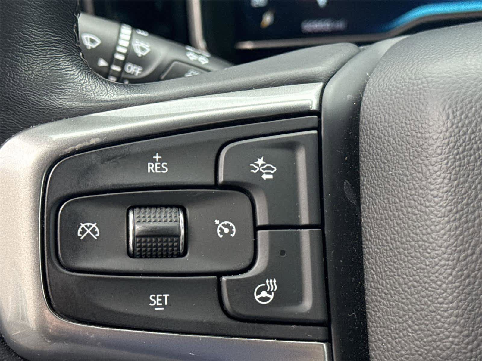 Used 2022 Chevrolet Silverado 1500 LT AWD/4WD image 25