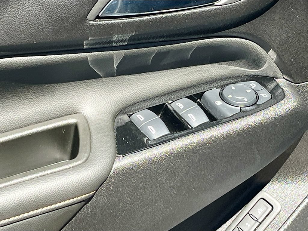 Used 2024 Chevrolet Equinox Premier AWD/4WD image 18