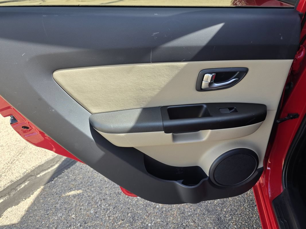Used 2013 Kia Soul ! w/ Premium Pkg FWD image 14