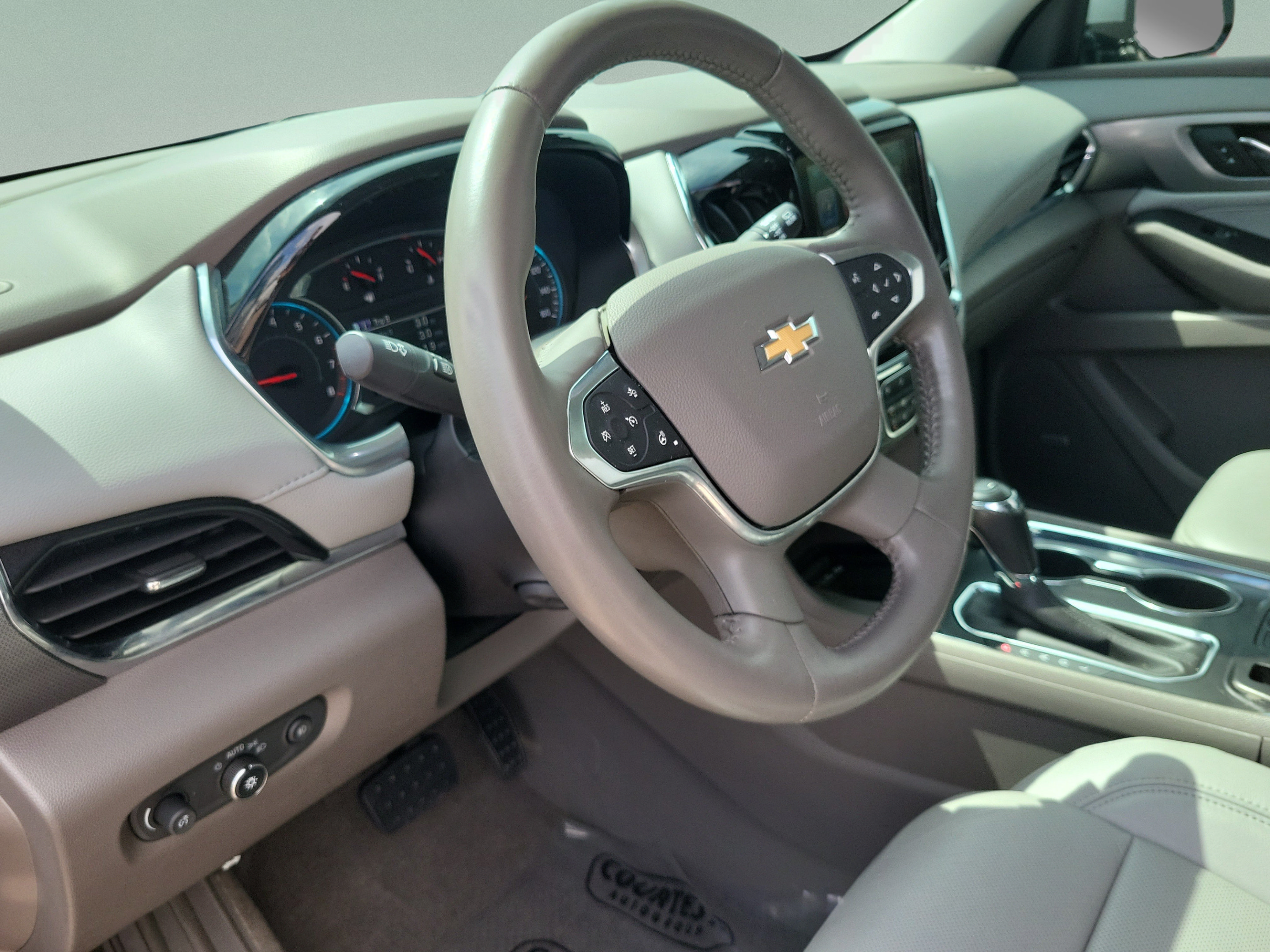 Used 2018 Chevrolet Traverse Premier w/ Driver Confidence II Package FWD image 25