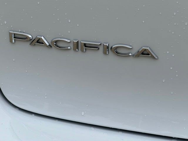 New 2027 Chrysler Pacifica Select FWD image 39