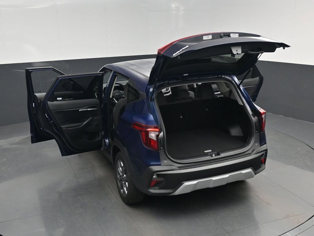 Certified 2026 Kia Seltos LX FWD image 30